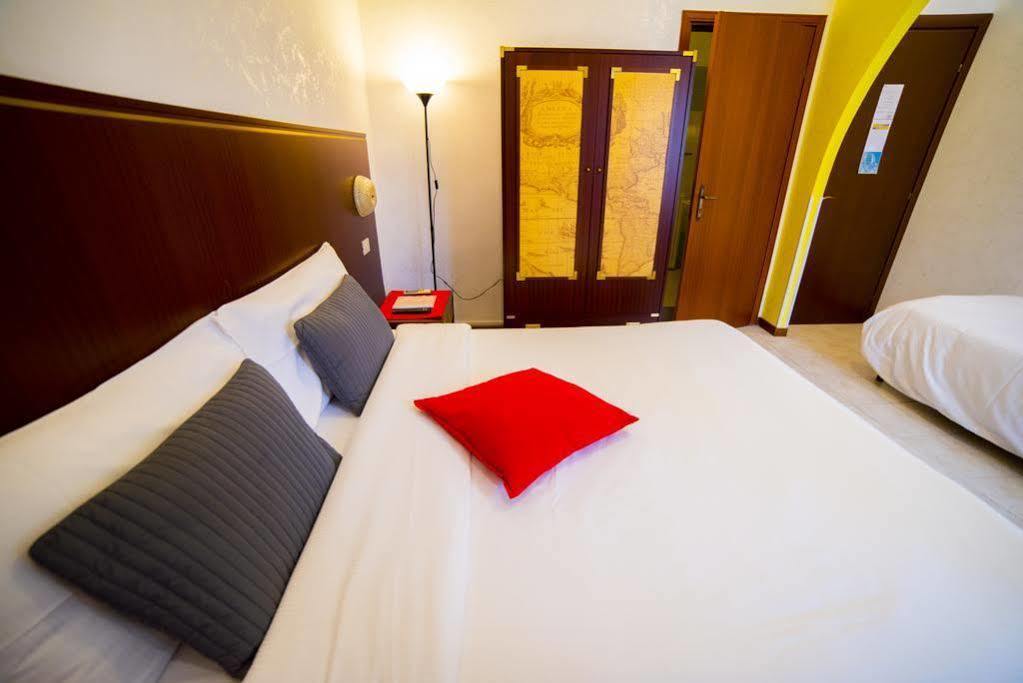 Galleria Frascati Rooms And Apartment Экстерьер фото