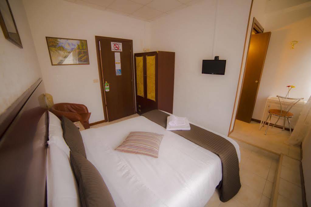 Galleria Frascati Rooms And Apartment Экстерьер фото